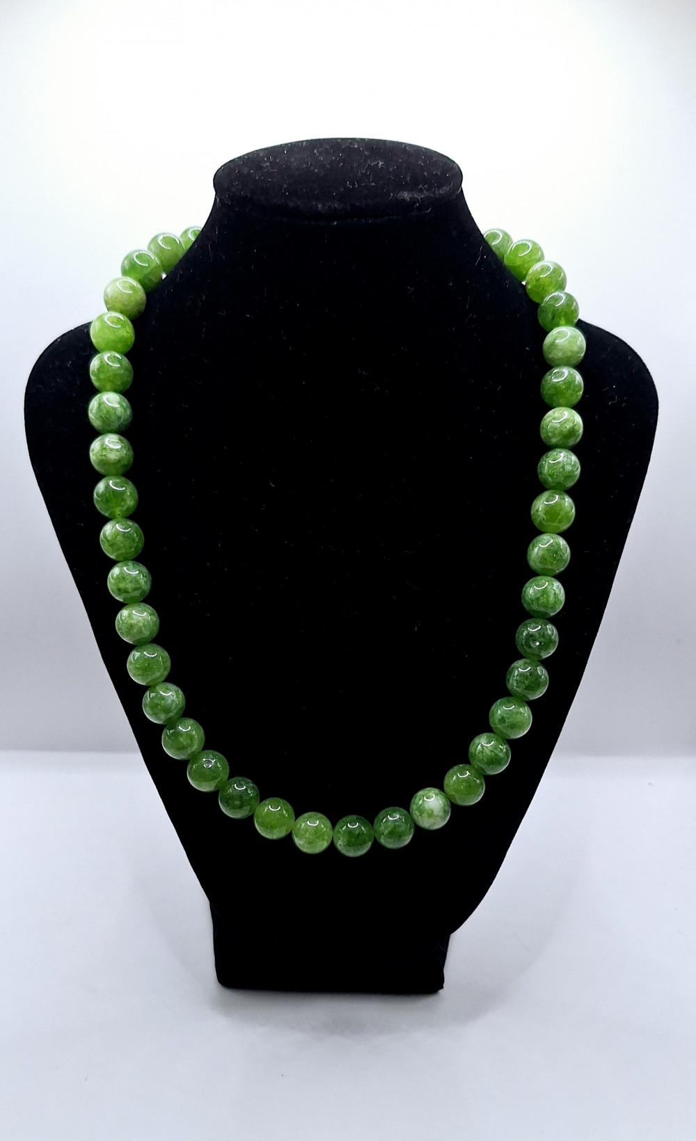 Бусы из нефрита 10мм (45см)