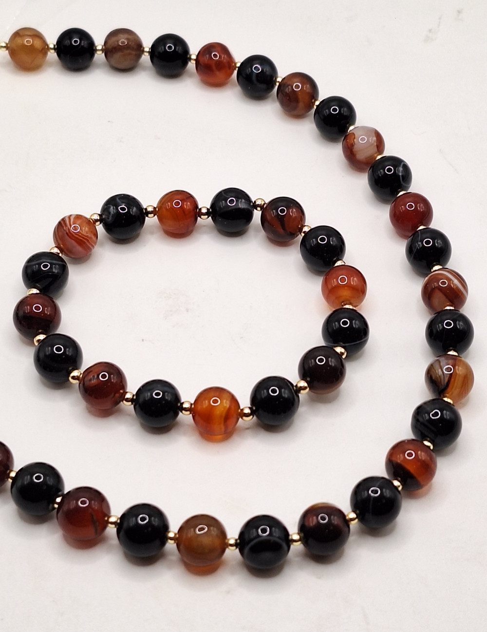 Браслет из сердолика и черного агата 10мм (18рр)
