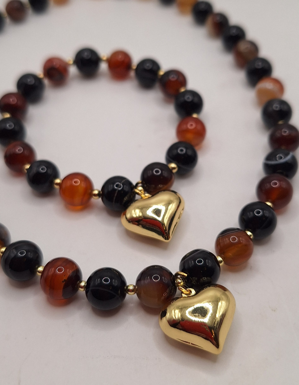 Браслет из сердолика и черного агата 10мм с подвесом 17р