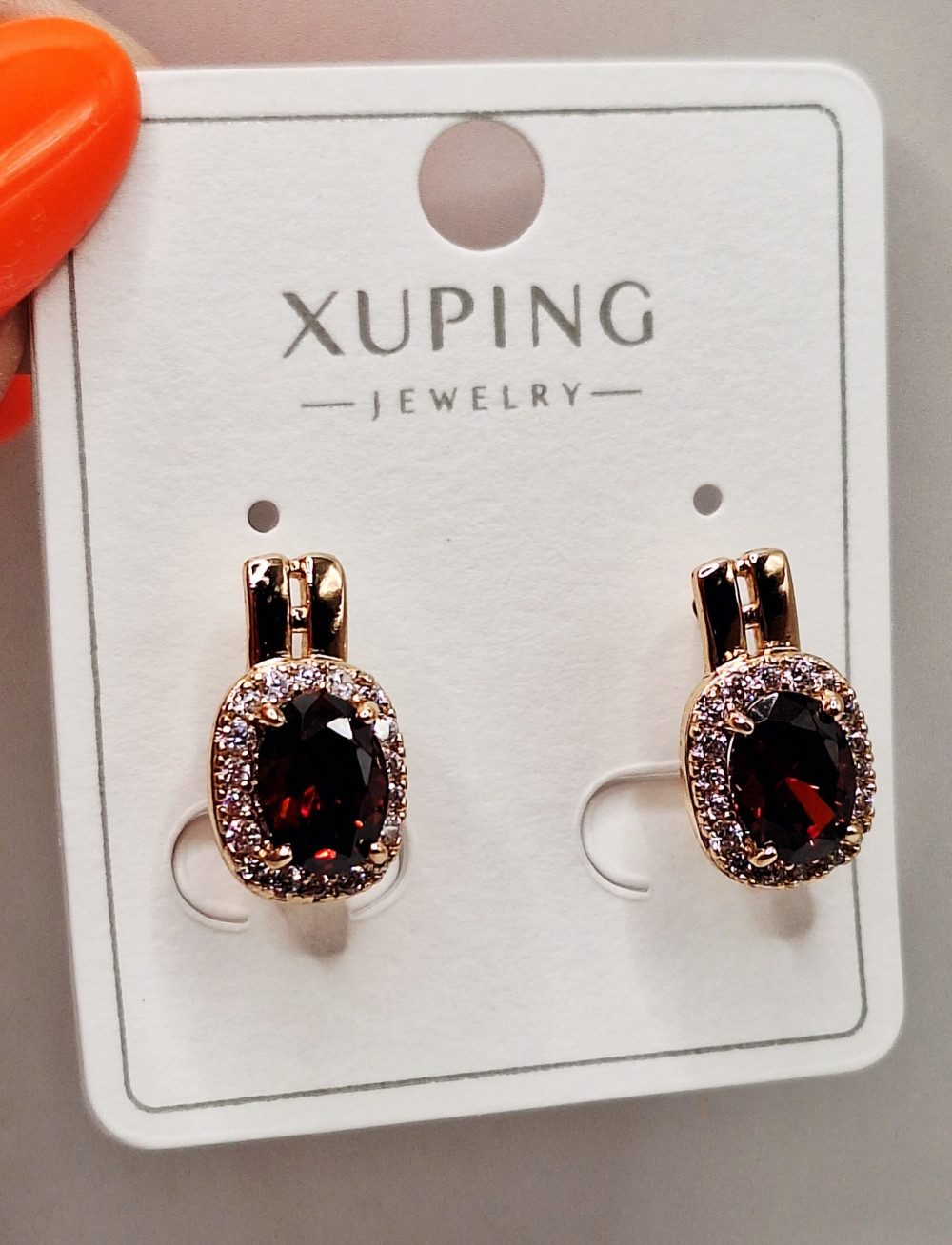 Серьги (1.5см) англ.замок камень красный