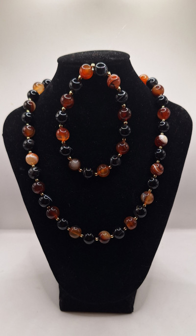 Браслет из сердолика и черного агата 10мм (18рр)