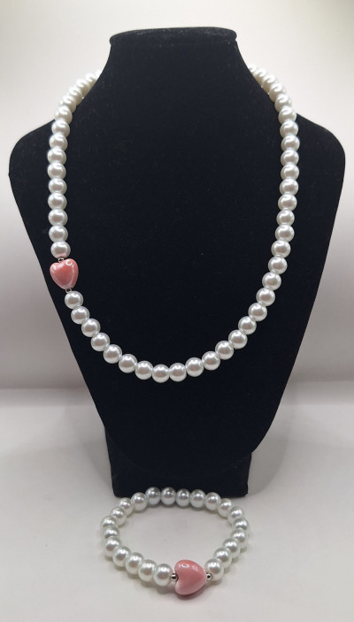 Браслет ручная работа розовый