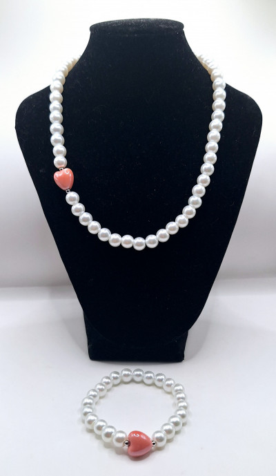 Браслет ручная работа персиковый