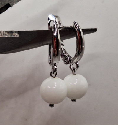 Браслет из кахалонга, белого агата 10мм